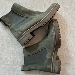 Timberland Courmayeur Valley Chelsea Boot - Women’s 9.5